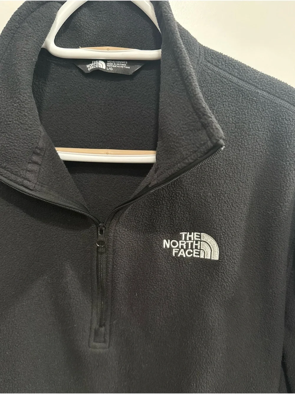The North Face Men’s Black Fleece 1/4 Zip Mock Neck Logo Sweatshirt Size L